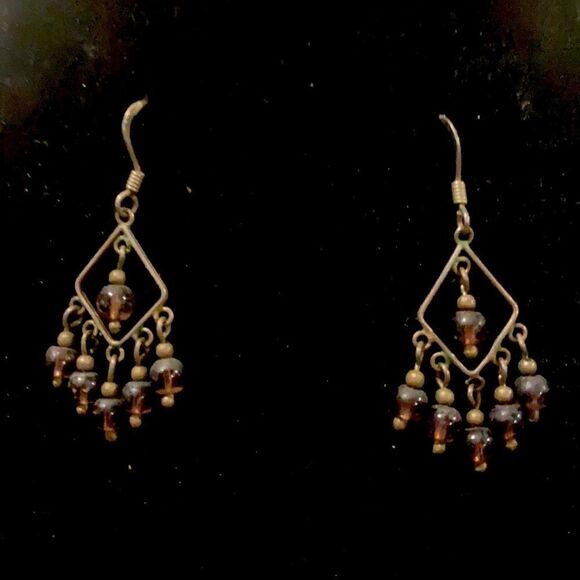 Vintage, purple beaded earrings.  - Picture 1 of 2